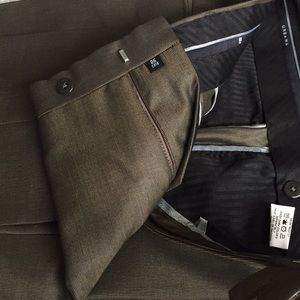 Men’s dress pants never worn